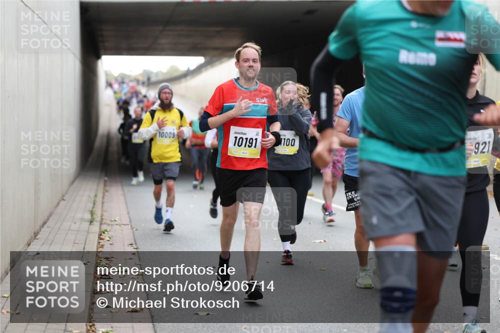 05.10.2025 - 20. swb-Marathon Bremen Michael Strokosch http://msf.ph/oto/9206714 05.10.2025 10:50:54 Laufen 10009, 10191, 1100, 970, 921 meine-sportfotos.de