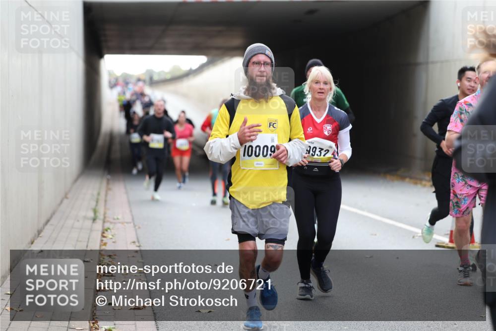 05.10.2025 - 20. swb-Marathon Bremen Michael Strokosch http://msf.ph/oto/9206721 05.10.2025 10:50:56 Laufen 10009, 9324 meine-sportfotos.de