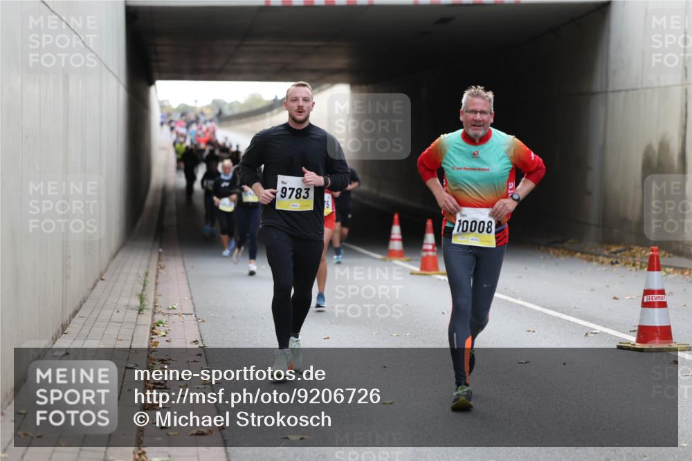 05.10.2025 - 20. swb-Marathon Bremen Michael Strokosch http://msf.ph/oto/9206726 05.10.2025 10:51:00 Laufen 9783, 10008 meine-sportfotos.de