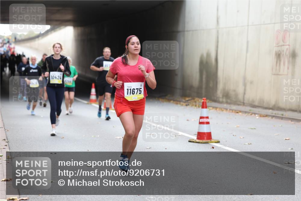 05.10.2025 - 20. swb-Marathon Bremen Michael Strokosch http://msf.ph/oto/9206731 05.10.2025 10:51:03 Laufen 10424, 4766, 11675 meine-sportfotos.de