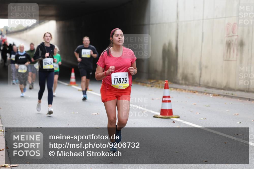 05.10.2025 - 20. swb-Marathon Bremen Michael Strokosch http://msf.ph/oto/9206732 05.10.2025 10:51:04 Laufen 10424, 9677, 11675 meine-sportfotos.de