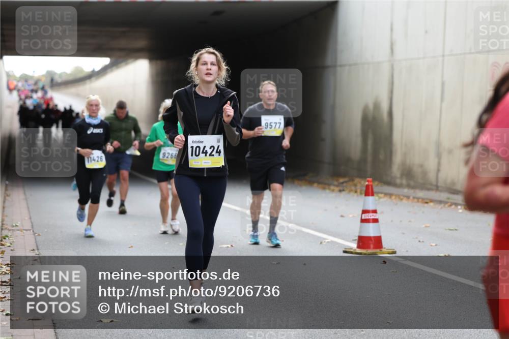 05.10.2025 - 20. swb-Marathon Bremen Michael Strokosch http://msf.ph/oto/9206736 05.10.2025 10:51:06 Laufen 11426, 9266, 10424, 9577 meine-sportfotos.de
