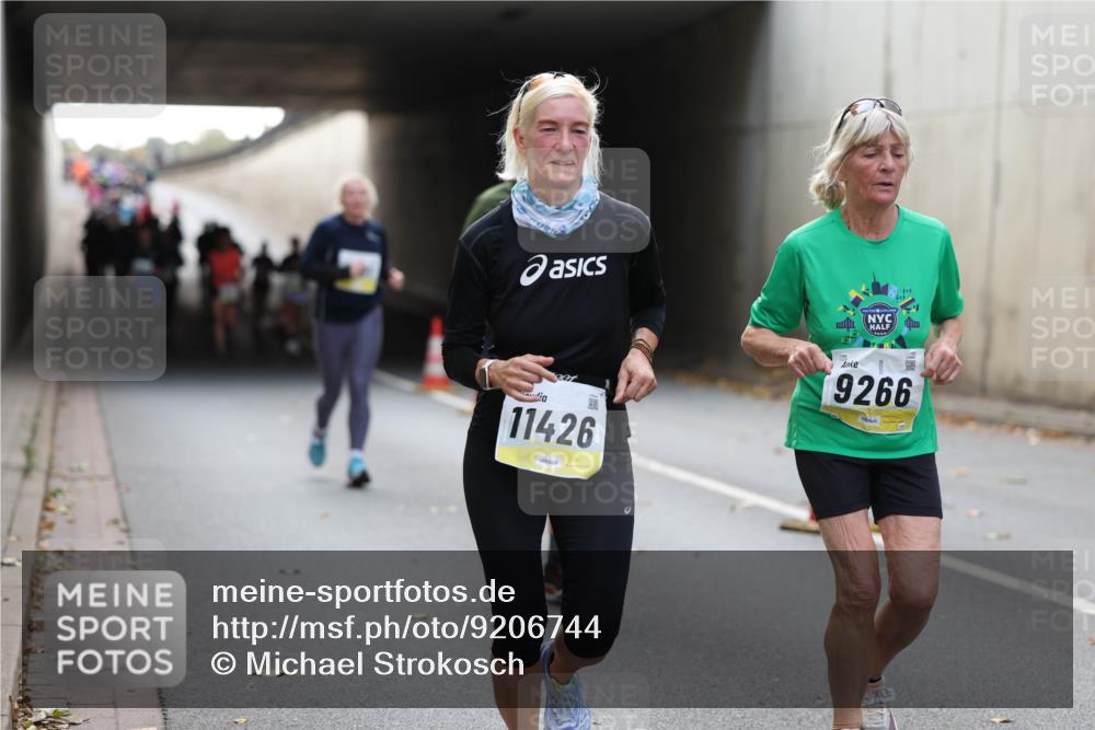 05.10.2025 - 20. swb-Marathon Bremen Michael Strokosch http://msf.ph/oto/9206744 05.10.2025 10:51:09 Laufen 10, 11426, 2024, 9266 meine-sportfotos.de