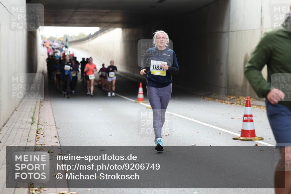 05.10.2025 - 20. swb-Marathon Bremen Michael Strokosch http://msf.ph/oto/9206749 05.10.2025 10:51:11 Laufen 1169 meine-sportfotos.de