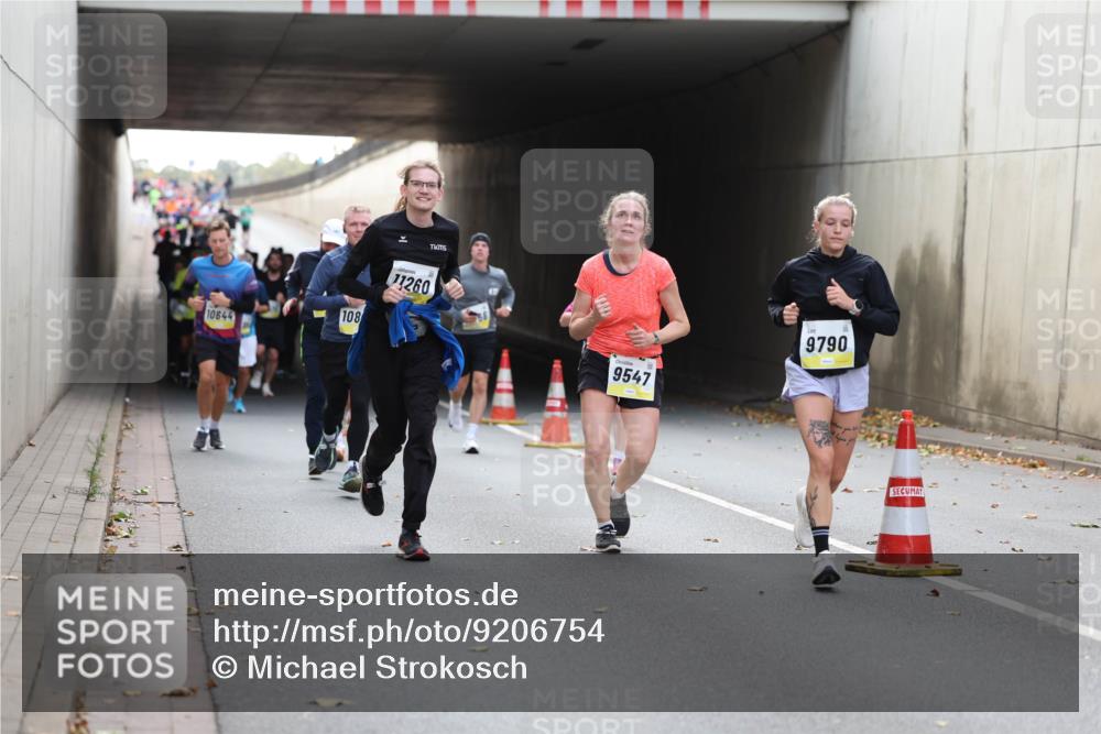 05.10.2025 - 20. swb-Marathon Bremen Michael Strokosch http://msf.ph/oto/9206754 05.10.2025 10:51:18 Laufen 10644, 108, 11260, 9547, 9790 meine-sportfotos.de