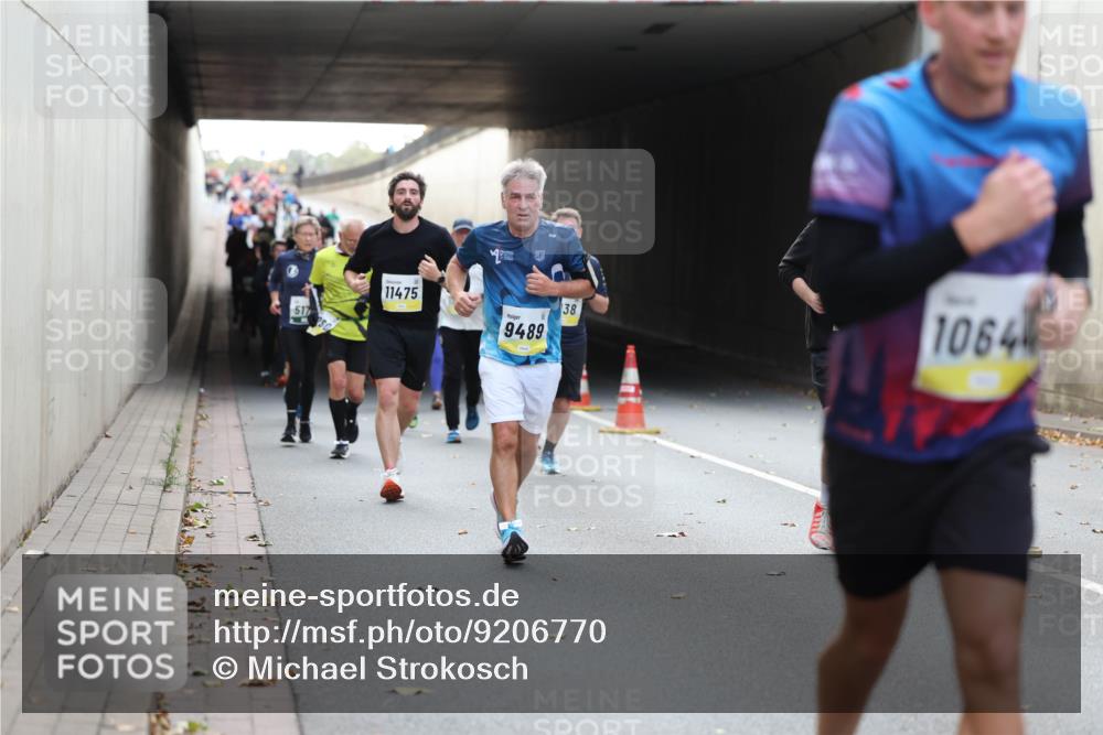 05.10.2025 - 20. swb-Marathon Bremen Michael Strokosch http://msf.ph/oto/9206770 05.10.2025 10:51:24 Laufen 517, 11475, 9489, 38, 10644 meine-sportfotos.de
