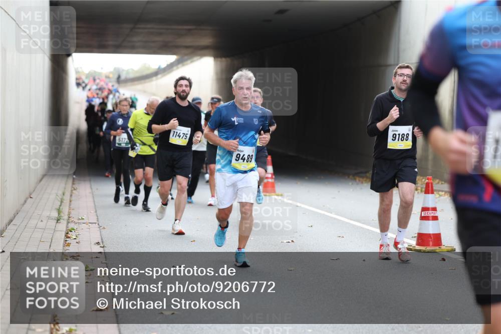05.10.2025 - 20. swb-Marathon Bremen Michael Strokosch http://msf.ph/oto/9206772 05.10.2025 10:51:24 Laufen 5172, 11475, 9489, 9188, 1 meine-sportfotos.de