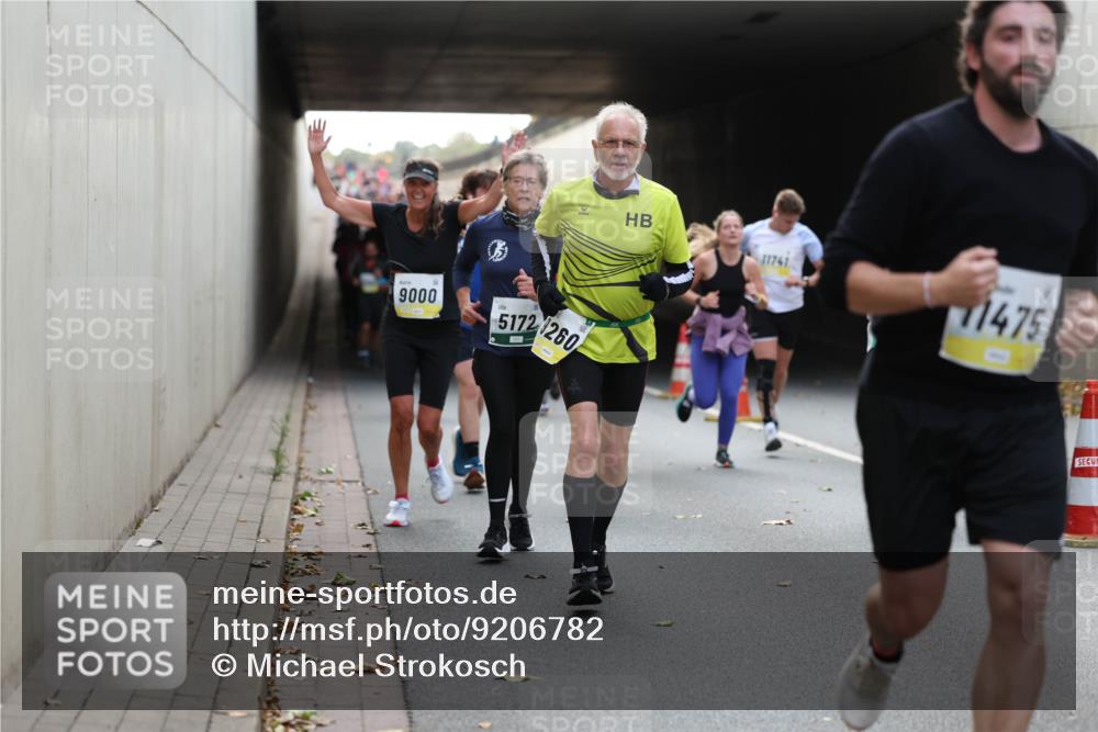 05.10.2025 - 20. swb-Marathon Bremen Michael Strokosch http://msf.ph/oto/9206782 05.10.2025 10:51:28 Laufen 9000, 5172, 260, 1475 meine-sportfotos.de