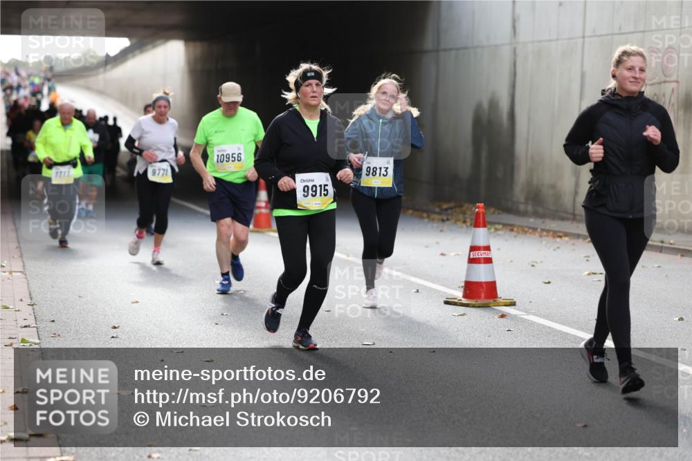 05.10.2025 - 20. swb-Marathon Bremen Michael Strokosch http://msf.ph/oto/9206792 05.10.2025 10:58:17 Laufen 9771, 7711, 10956, 9915, 9813 meine-sportfotos.de