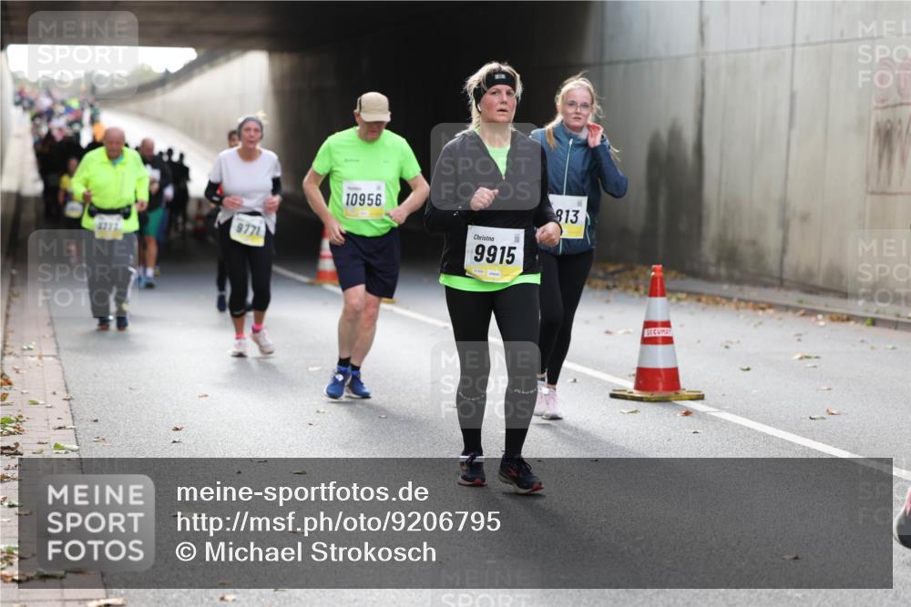05.10.2025 - 20. swb-Marathon Bremen Michael Strokosch http://msf.ph/oto/9206795 05.10.2025 10:58:17 Laufen 9771, 10956, 9915, 813 meine-sportfotos.de