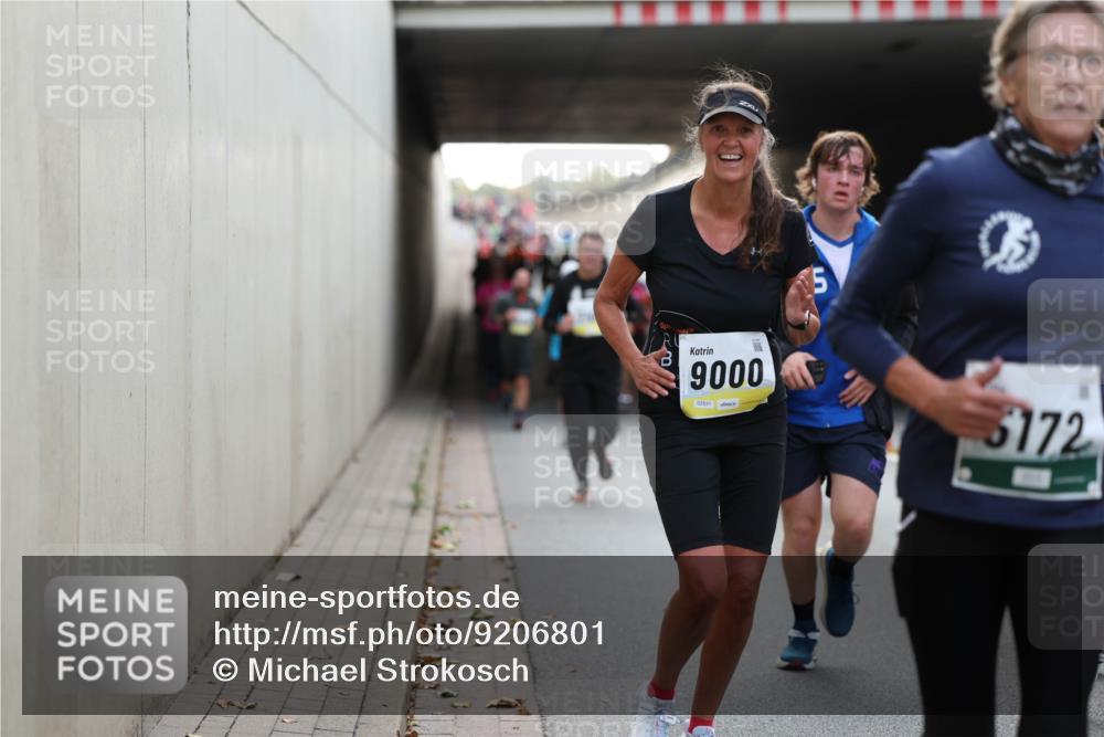 05.10.2025 - 20. swb-Marathon Bremen Michael Strokosch http://msf.ph/oto/9206801 05.10.2025 10:51:30 Laufen 9000, 02531, 5, 172 meine-sportfotos.de