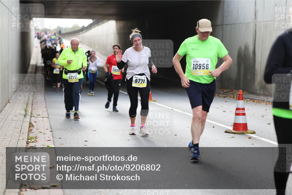 05.10.2025 - 20. swb-Marathon Bremen Michael Strokosch http://msf.ph/oto/9206802 05.10.2025 10:58:19 Laufen 7777, 11609, 9771, 10956 meine-sportfotos.de