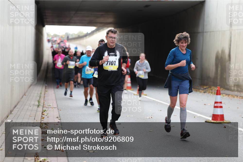 05.10.2025 - 20. swb-Marathon Bremen Michael Strokosch http://msf.ph/oto/9206809 05.10.2025 10:51:33 Laufen 9797, 7101 meine-sportfotos.de