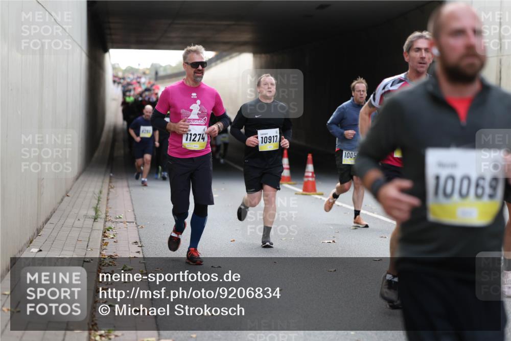 05.10.2025 - 20. swb-Marathon Bremen Michael Strokosch http://msf.ph/oto/9206834 05.10.2025 10:51:39 Laufen 11274, 10917, 1005, 10069 meine-sportfotos.de