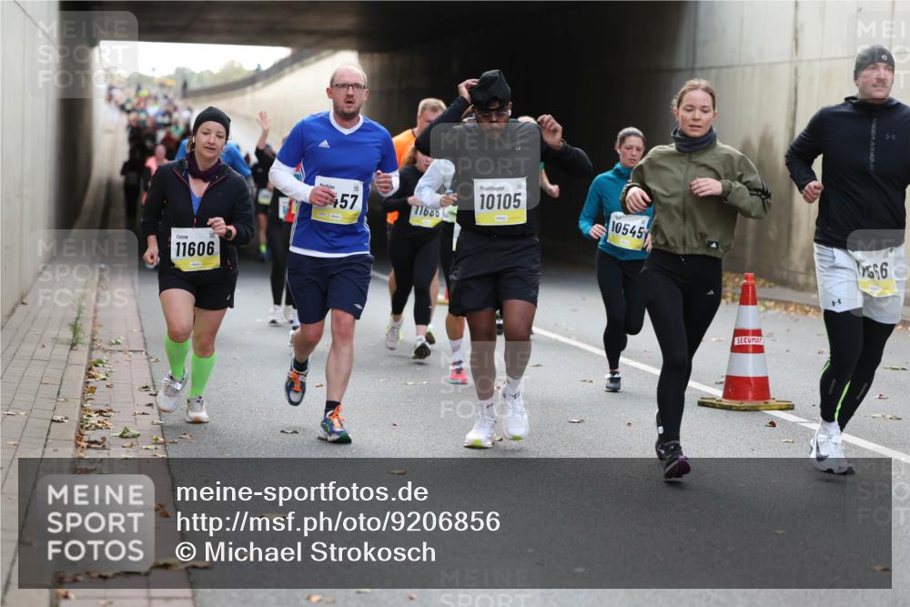 05.10.2025 - 20. swb-Marathon Bremen Michael Strokosch http://msf.ph/oto/9206856 05.10.2025 10:51:51 Laufen 11606, 57, 11686, 10105, 10545, 666 meine-sportfotos.de