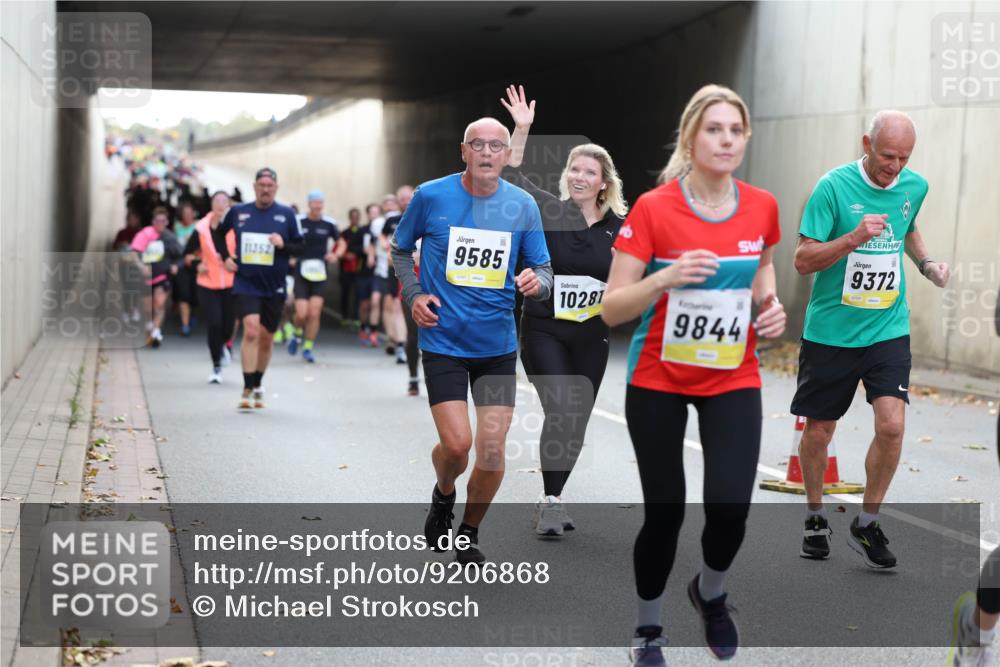 05.10.2025 - 20. swb-Marathon Bremen Michael Strokosch http://msf.ph/oto/9206868 05.10.2025 10:51:54 Laufen 9372, 11352, 9585, 10281, 9844 meine-sportfotos.de