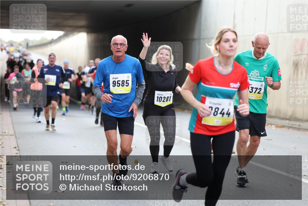 05.10.2025 - 20. swb-Marathon Bremen Michael Strokosch http://msf.ph/oto/9206870 05.10.2025 10:51:55 Laufen 372, 9585, 10281, 844 meine-sportfotos.de