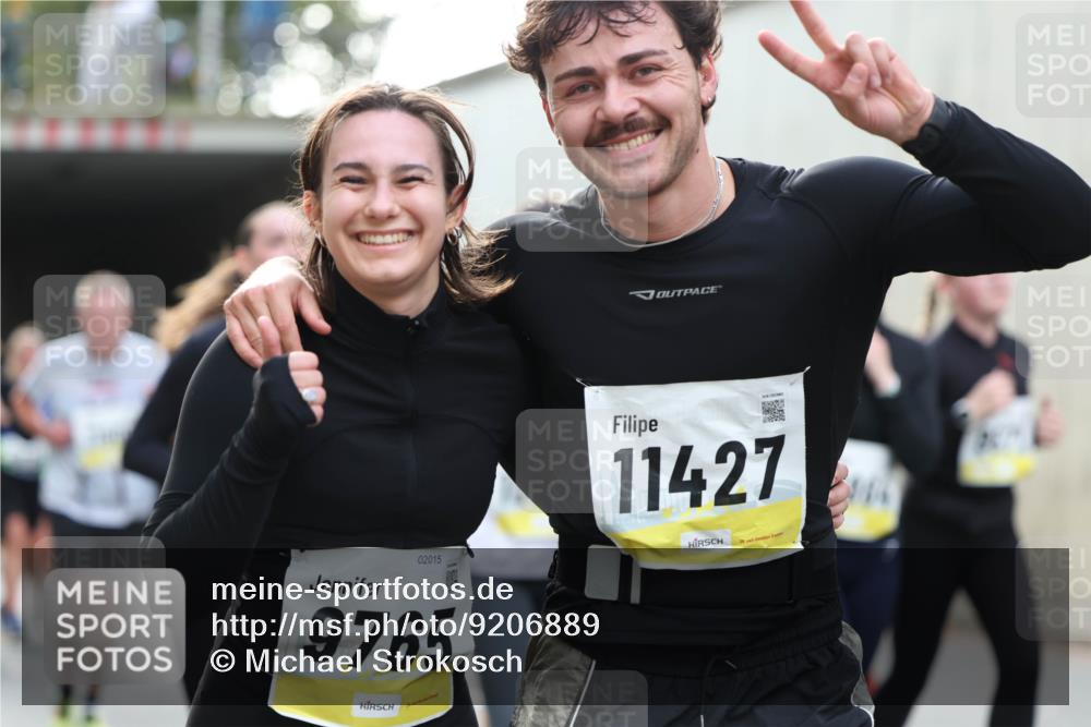05.10.2025 - 20. swb-Marathon Bremen Michael Strokosch http://msf.ph/oto/9206889 05.10.2025 10:58:35 Laufen 11427, 02015, 9765 meine-sportfotos.de