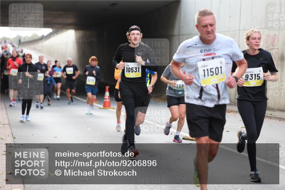 05.10.2025 - 20. swb-Marathon Bremen Michael Strokosch http://msf.ph/oto/9206896 05.10.2025 10:58:37 Laufen 275, 10531, 11501, 869, 9315, 00 meine-sportfotos.de