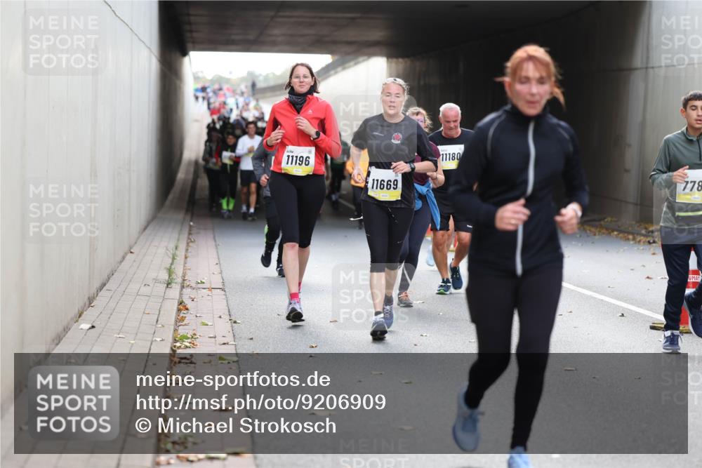 05.10.2025 - 20. swb-Marathon Bremen Michael Strokosch http://msf.ph/oto/9206909 05.10.2025 10:58:41 Laufen 11196, 11669, 11180, 778 meine-sportfotos.de