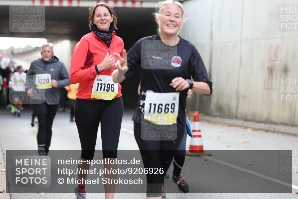 05.10.2025 - 20. swb-Marathon Bremen Michael Strokosch http://msf.ph/oto/9206926 05.10.2025 10:58:44 Laufen 9220, 11196, 11669 meine-sportfotos.de