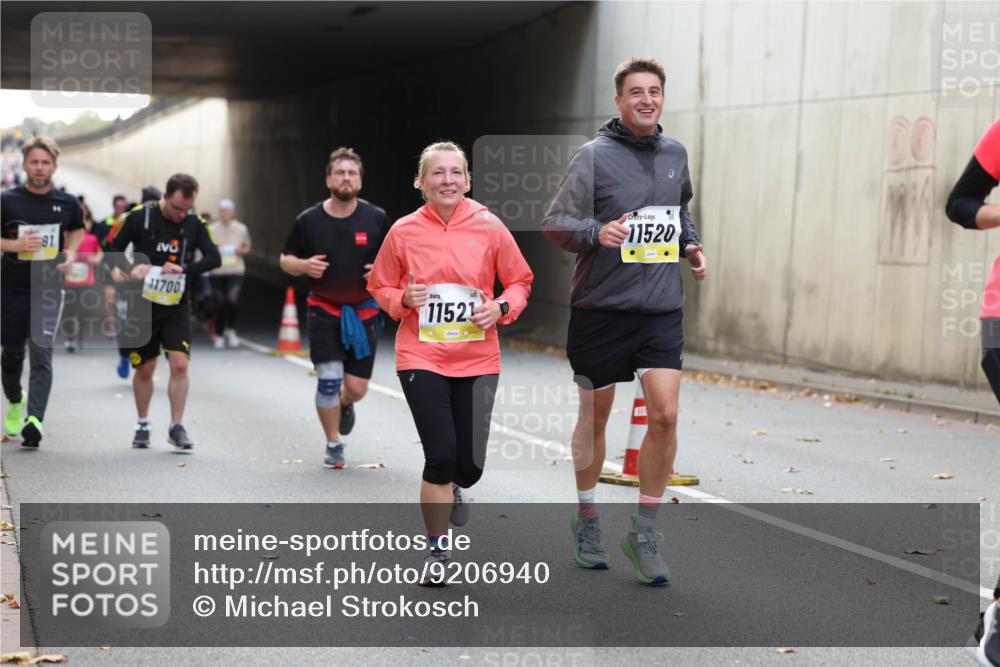 05.10.2025 - 20. swb-Marathon Bremen Michael Strokosch http://msf.ph/oto/9206940 05.10.2025 10:52:16 Laufen 11700, 11521, 11520, 00 meine-sportfotos.de