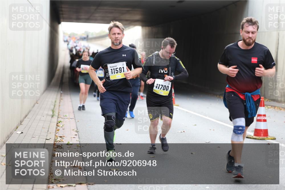 05.10.2025 - 20. swb-Marathon Bremen Michael Strokosch http://msf.ph/oto/9206948 05.10.2025 10:52:18 Laufen 11591, 11700 meine-sportfotos.de