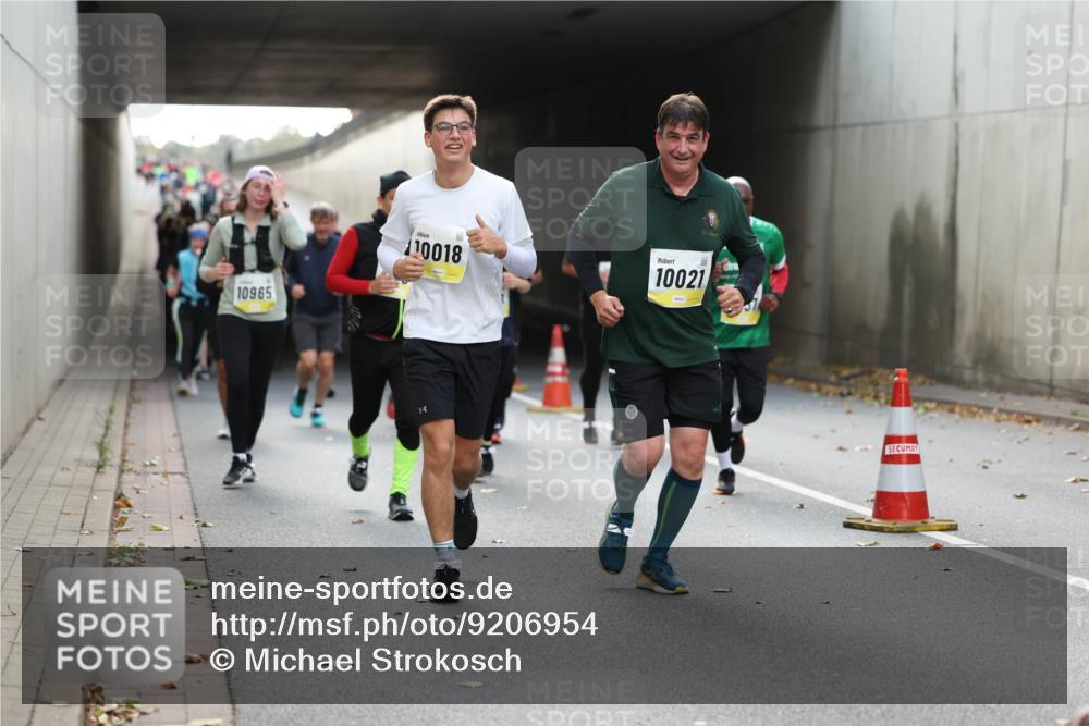 05.10.2025 - 20. swb-Marathon Bremen Michael Strokosch http://msf.ph/oto/9206954 05.10.2025 10:58:51 Laufen 10965, 110018, 10021 meine-sportfotos.de
