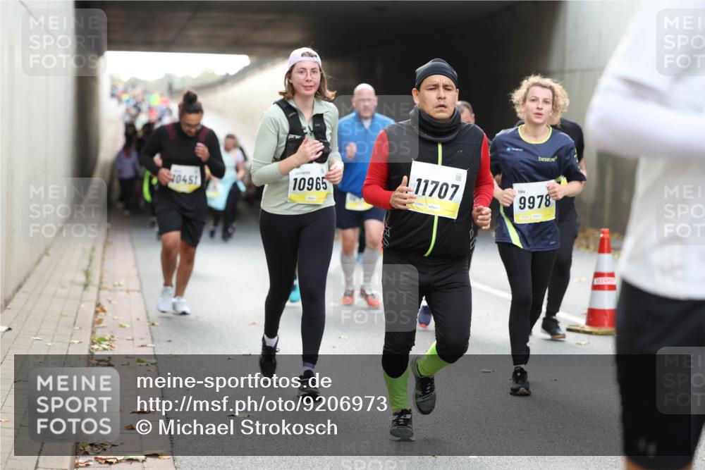 05.10.2025 - 20. swb-Marathon Bremen Michael Strokosch http://msf.ph/oto/9206973 05.10.2025 10:58:54 Laufen 0451, 10965, 11707, 9978 meine-sportfotos.de
