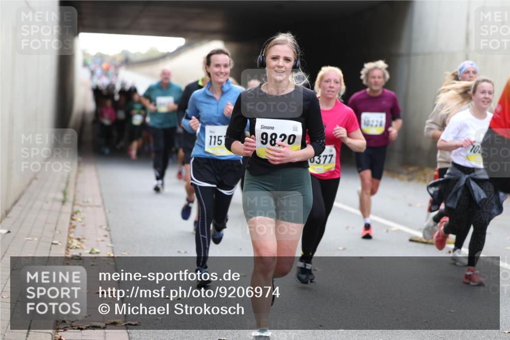 05.10.2025 - 20. swb-Marathon Bremen Michael Strokosch http://msf.ph/oto/9206974 05.10.2025 10:52:23 Laufen 1157, 9820, 0377, 108 meine-sportfotos.de