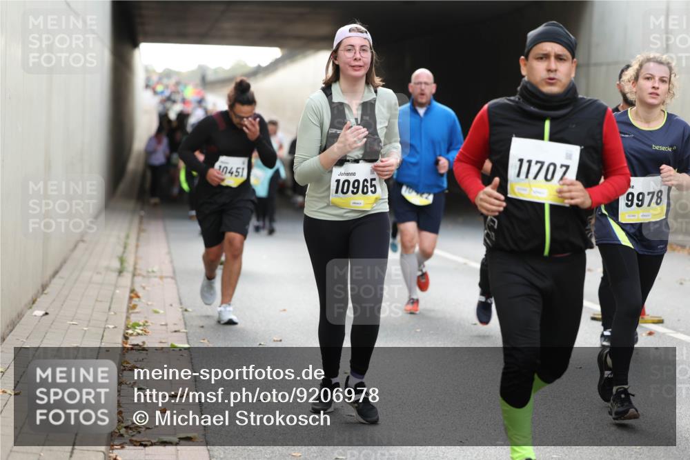 05.10.2025 - 20. swb-Marathon Bremen Michael Strokosch http://msf.ph/oto/9206978 05.10.2025 10:58:54 Laufen 10451, 10965, 11707, 9978 meine-sportfotos.de