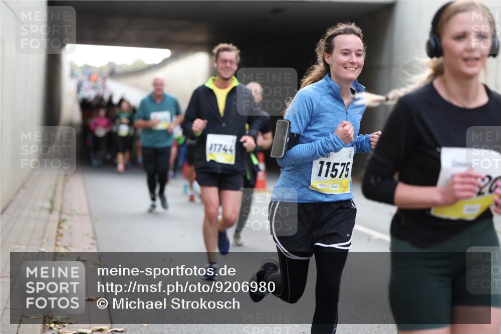 05.10.2025 - 20. swb-Marathon Bremen Michael Strokosch http://msf.ph/oto/9206980 05.10.2025 10:52:24 Laufen 11744, 11575, 02353, 20 meine-sportfotos.de