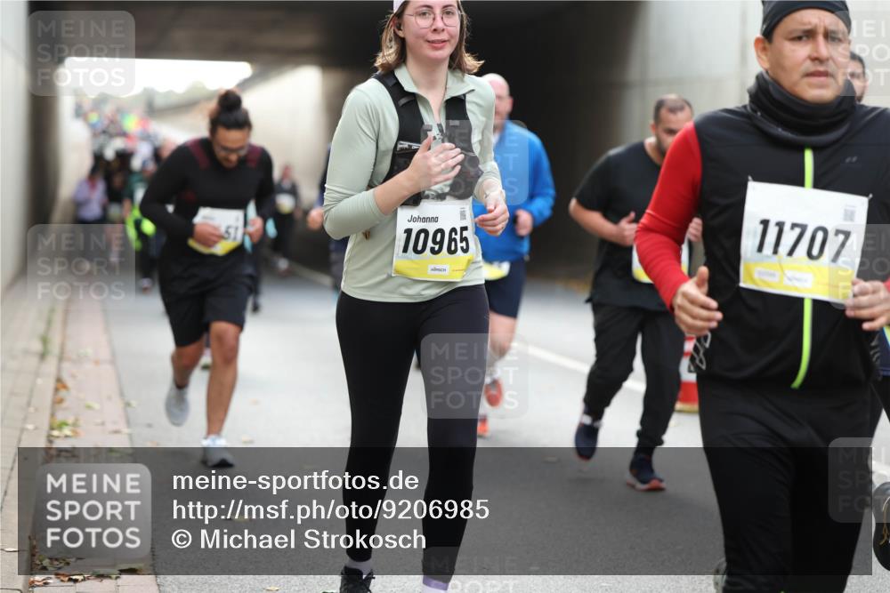 05.10.2025 - 20. swb-Marathon Bremen Michael Strokosch http://msf.ph/oto/9206985 05.10.2025 10:58:55 Laufen 10965, 11707 meine-sportfotos.de