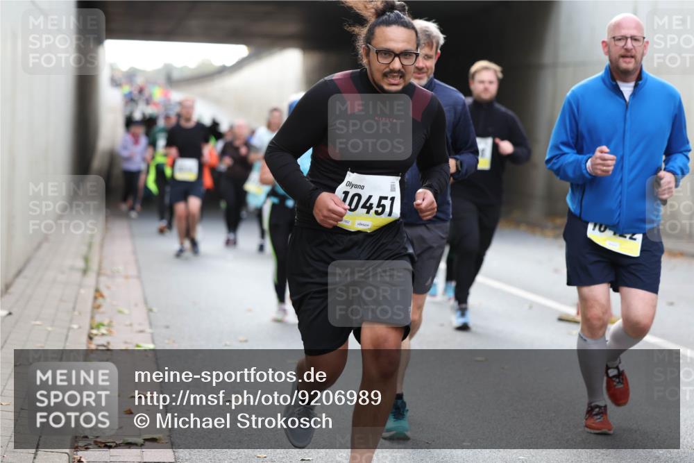 05.10.2025 - 20. swb-Marathon Bremen Michael Strokosch http://msf.ph/oto/9206989 05.10.2025 10:58:57 Laufen 10451, 2382 meine-sportfotos.de