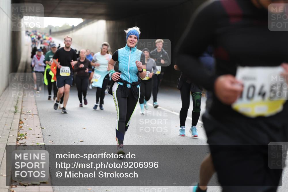 05.10.2025 - 20. swb-Marathon Bremen Michael Strokosch http://msf.ph/oto/9206996 05.10.2025 10:58:58 Laufen 9335, 10451 meine-sportfotos.de