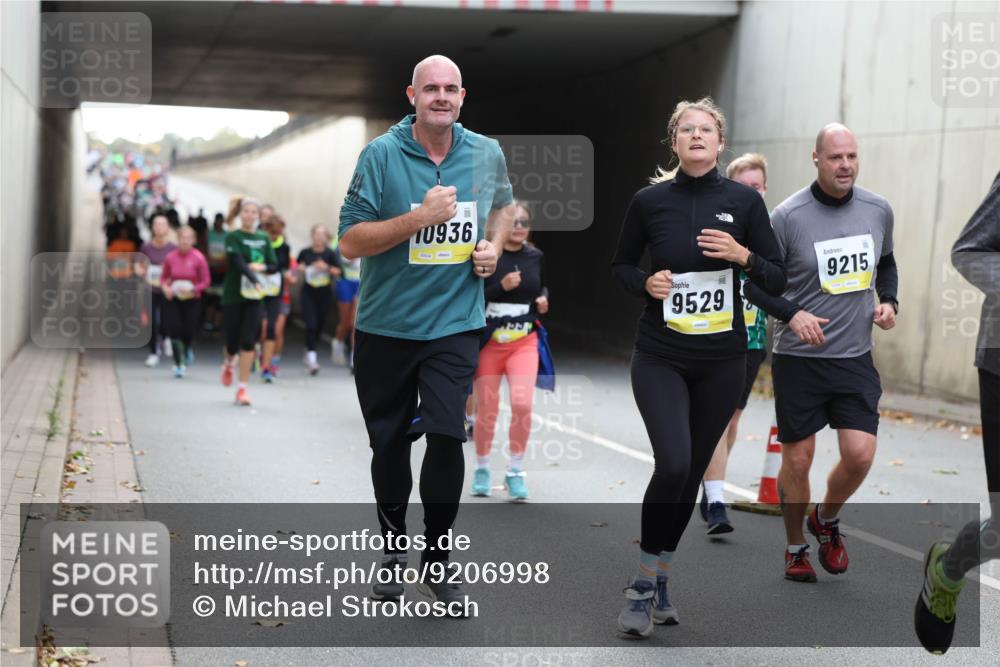 05.10.2025 - 20. swb-Marathon Bremen Michael Strokosch http://msf.ph/oto/9206998 05.10.2025 10:52:28 Laufen 10936, 02534, 9529, 9215 meine-sportfotos.de