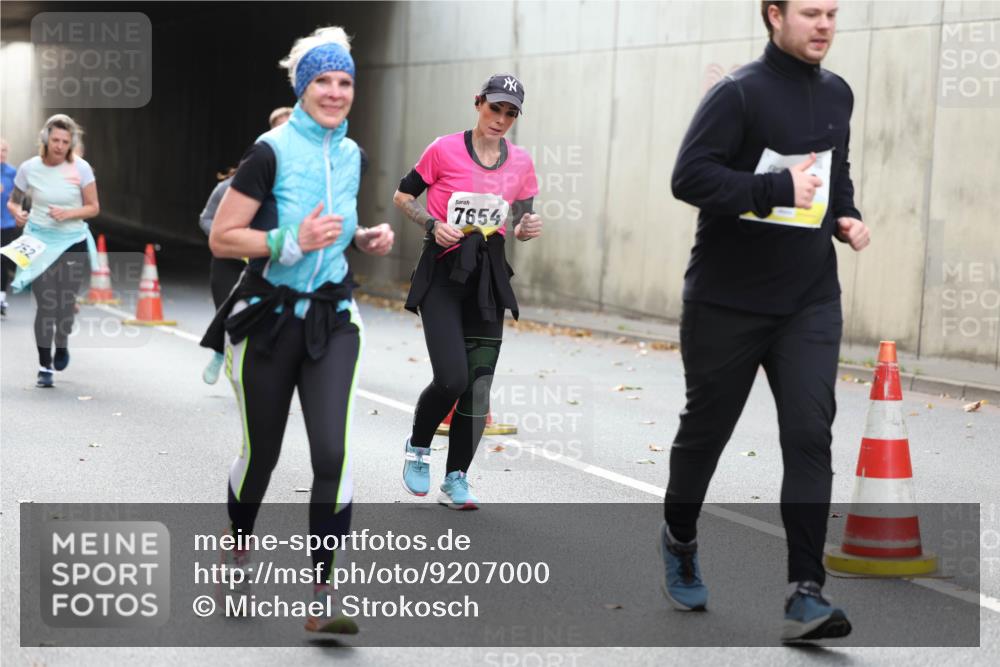 05.10.2025 - 20. swb-Marathon Bremen Michael Strokosch http://msf.ph/oto/9207000 05.10.2025 10:58:59 Laufen 62, 7654 meine-sportfotos.de