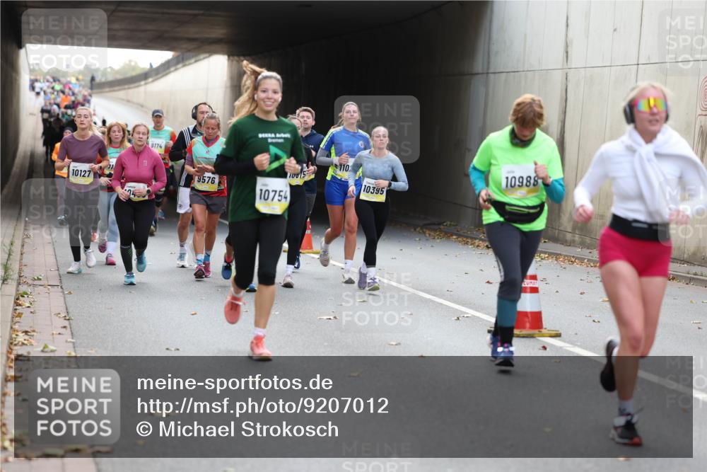 05.10.2025 - 20. swb-Marathon Bremen Michael Strokosch http://msf.ph/oto/9207012 05.10.2025 10:52:31 Laufen 10127, 9174, 9576, 10754, 10315, 110, 10988, 10395 meine-sportfotos.de