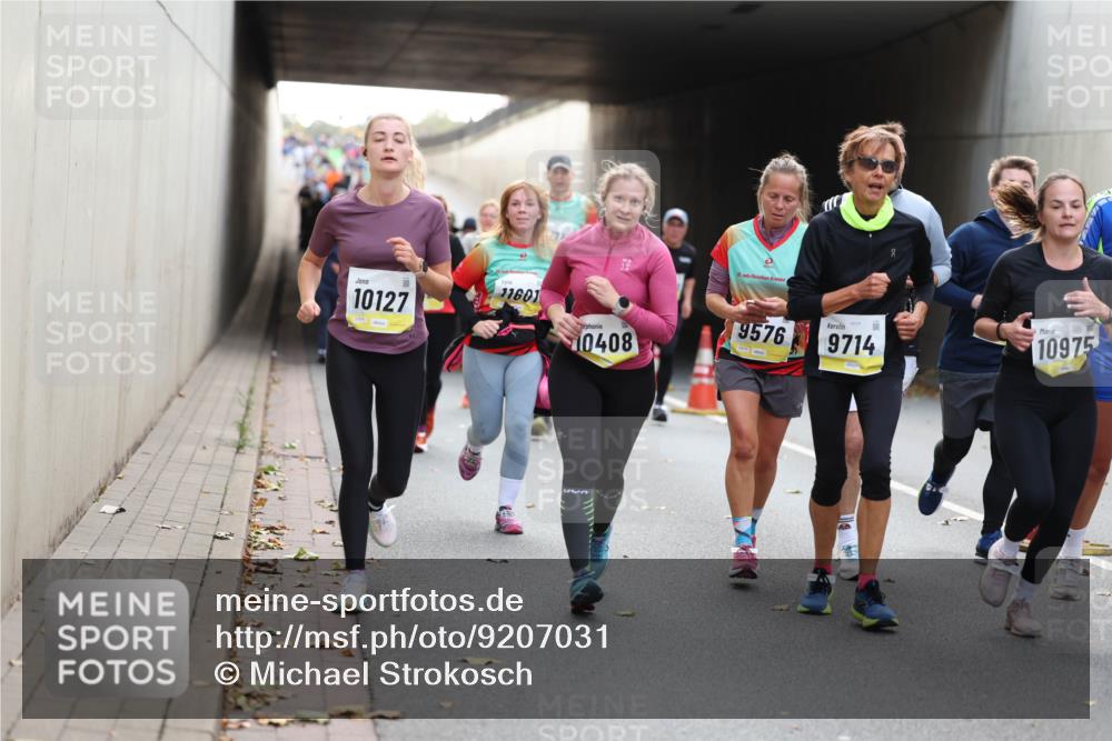 05.10.2025 - 20. swb-Marathon Bremen Michael Strokosch http://msf.ph/oto/9207031 05.10.2025 10:52:34 Laufen 10127, 11601, 2, 0408, 9576, 9714, 10975 meine-sportfotos.de