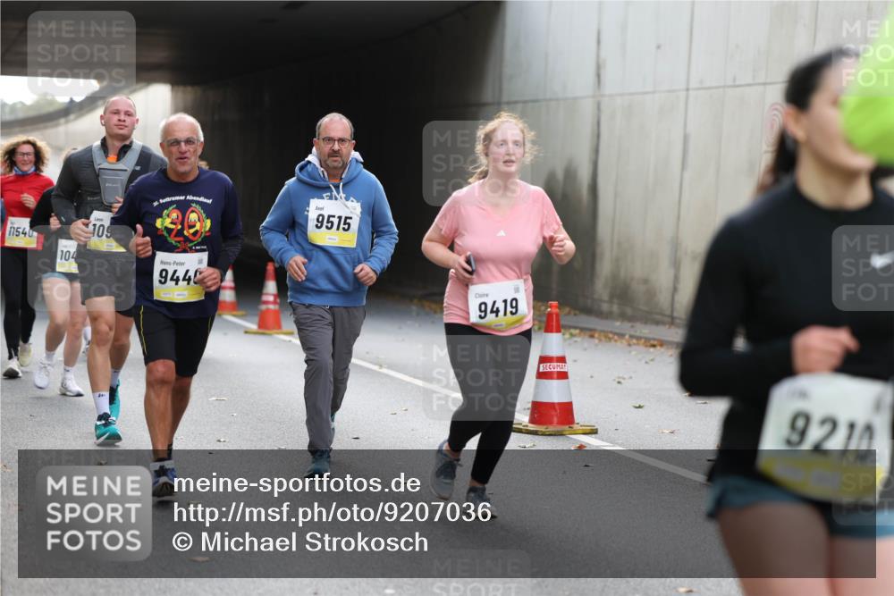 05.10.2025 - 20. swb-Marathon Bremen Michael Strokosch http://msf.ph/oto/9207036 05.10.2025 10:59:09 Laufen 11540, 104, 109, 20, 9515, 24, 9440, 9419, 9210 meine-sportfotos.de