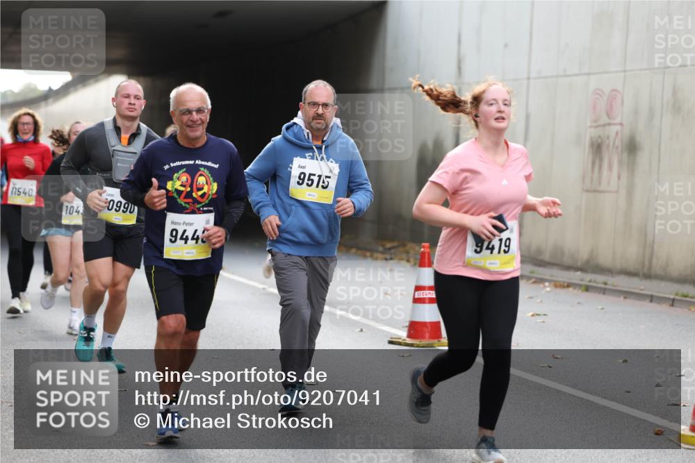 05.10.2025 - 20. swb-Marathon Bremen Michael Strokosch http://msf.ph/oto/9207041 05.10.2025 10:59:10 Laufen 1540, 104, 0990, 20, 944, 00470, 9515, 9419, 00 meine-sportfotos.de