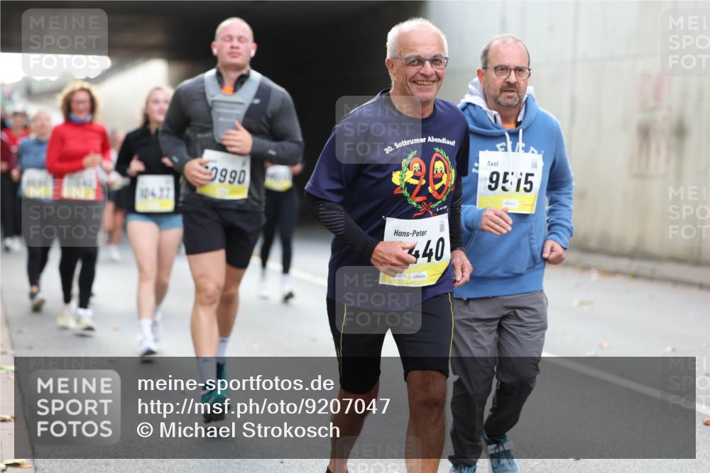 05.10.2025 - 20. swb-Marathon Bremen Michael Strokosch http://msf.ph/oto/9207047 05.10.2025 10:59:11 Laufen 10437, 0990, 20, 9515, 2470, 40 meine-sportfotos.de