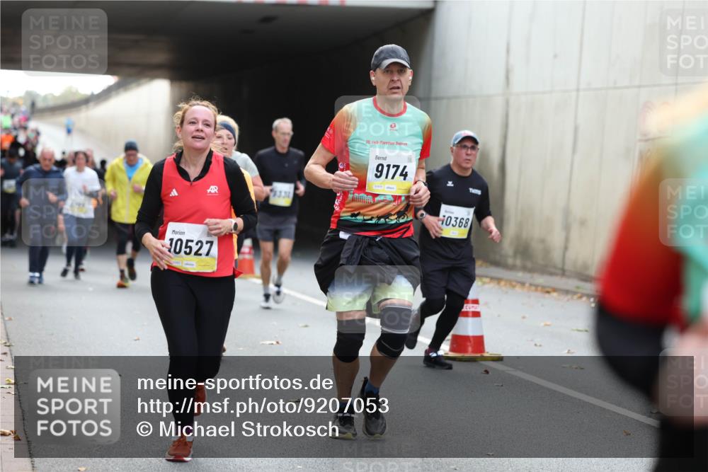 05.10.2025 - 20. swb-Marathon Bremen Michael Strokosch http://msf.ph/oto/9207053 05.10.2025 10:52:38 Laufen 9131, 6786, 10527, 20, 9174, 01818, 1, 150, 10368 meine-sportfotos.de