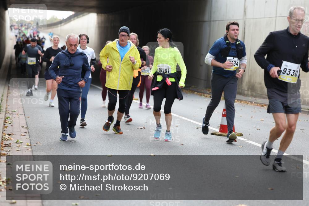 05.10.2025 - 20. swb-Marathon Bremen Michael Strokosch http://msf.ph/oto/9207069 05.10.2025 10:52:41 Laufen 11612, 11291, 261, 34, 9330 meine-sportfotos.de