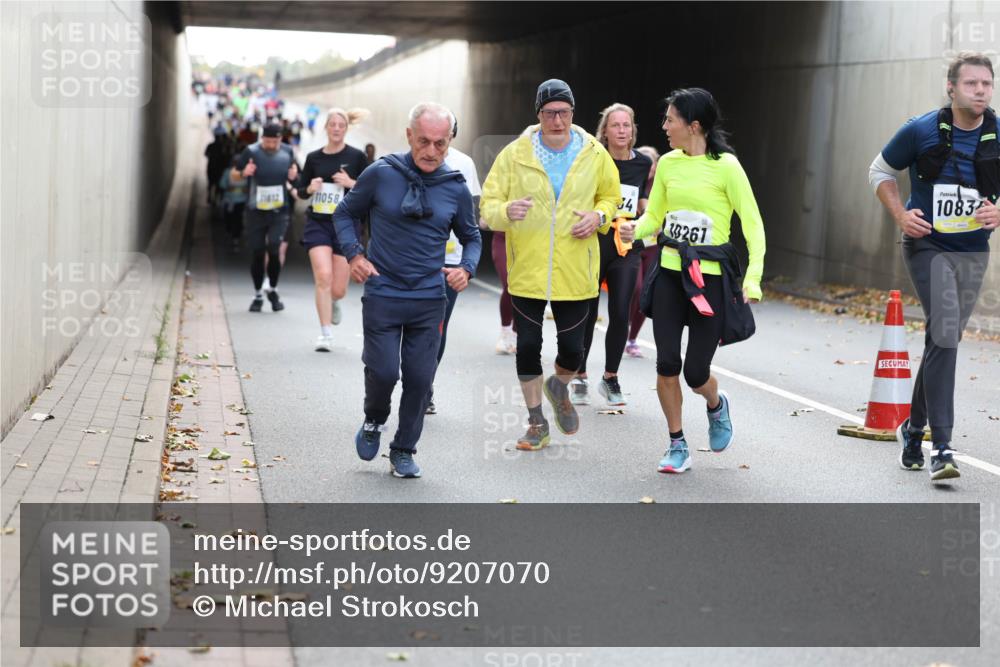 05.10.2025 - 20. swb-Marathon Bremen Michael Strokosch http://msf.ph/oto/9207070 05.10.2025 10:52:42 Laufen 34, 11058, 33261, 1083 meine-sportfotos.de