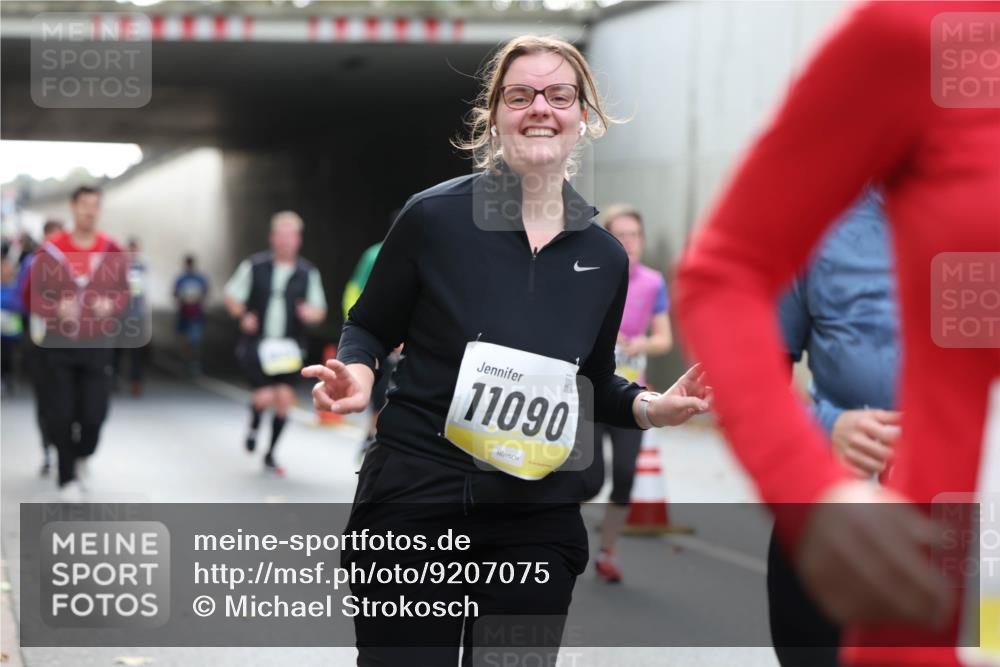 05.10.2025 - 20. swb-Marathon Bremen Michael Strokosch http://msf.ph/oto/9207075 05.10.2025 10:59:15 Laufen 11090 meine-sportfotos.de