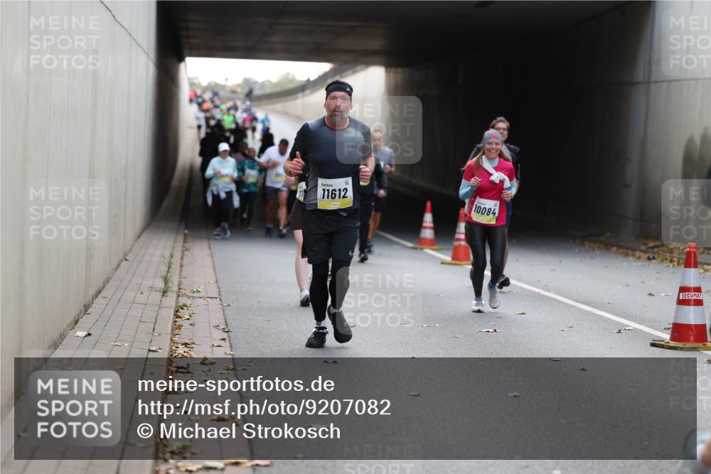 05.10.2025 - 20. swb-Marathon Bremen Michael Strokosch http://msf.ph/oto/9207082 05.10.2025 10:52:46 Laufen 11612, 10084 meine-sportfotos.de