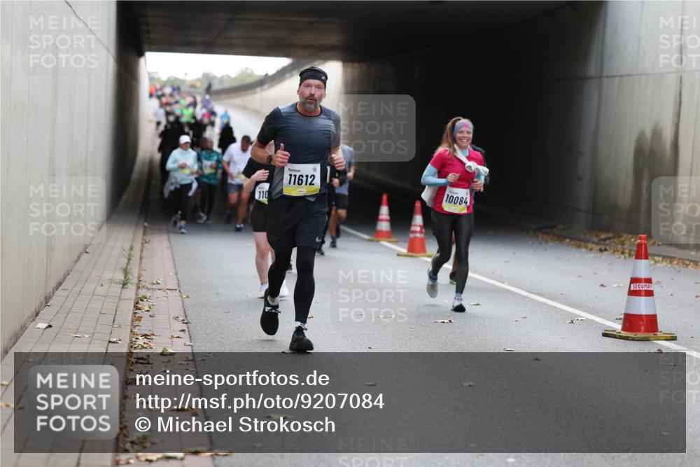 05.10.2025 - 20. swb-Marathon Bremen Michael Strokosch http://msf.ph/oto/9207084 05.10.2025 10:52:46 Laufen 110, 11612, 10084 meine-sportfotos.de