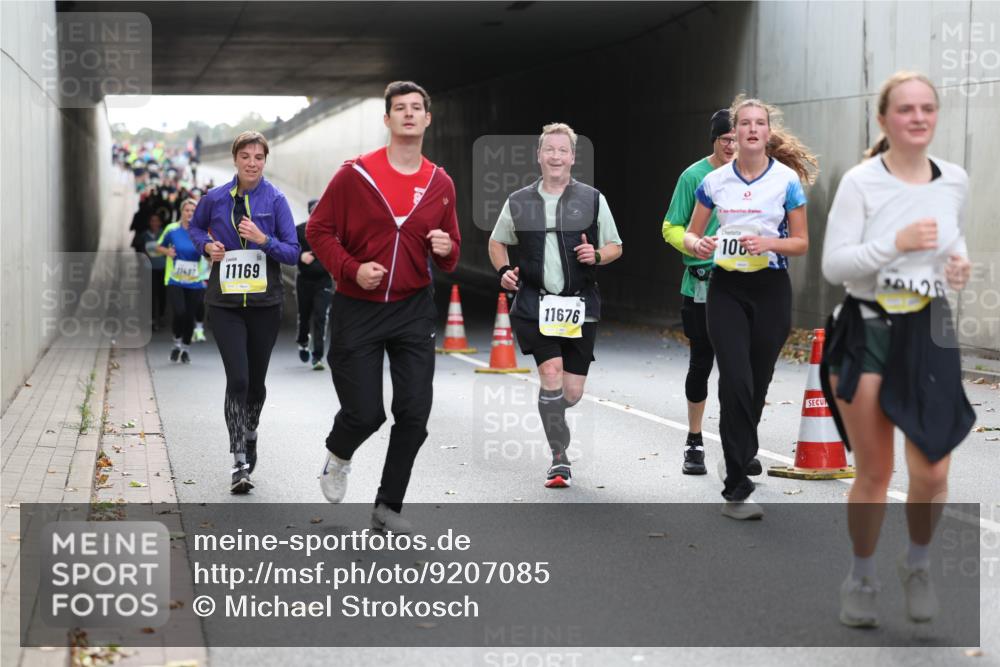 05.10.2025 - 20. swb-Marathon Bremen Michael Strokosch http://msf.ph/oto/9207085 05.10.2025 10:59:17 Laufen 11169, 11676, 0, 100, 26 meine-sportfotos.de