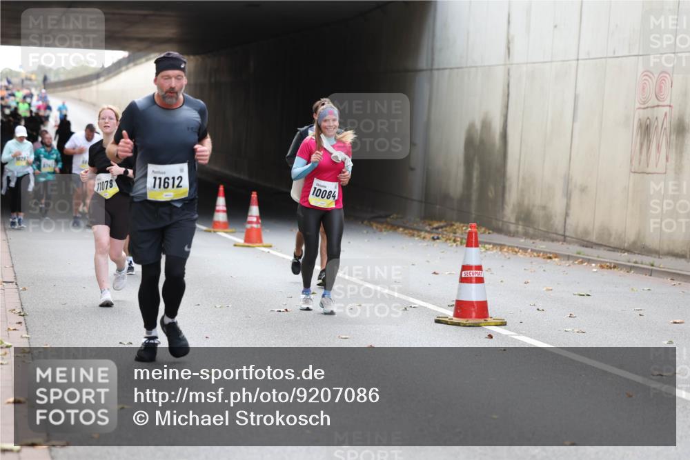 05.10.2025 - 20. swb-Marathon Bremen Michael Strokosch http://msf.ph/oto/9207086 05.10.2025 10:52:47 Laufen 10263, 1078, 11612, 10084, 00 meine-sportfotos.de